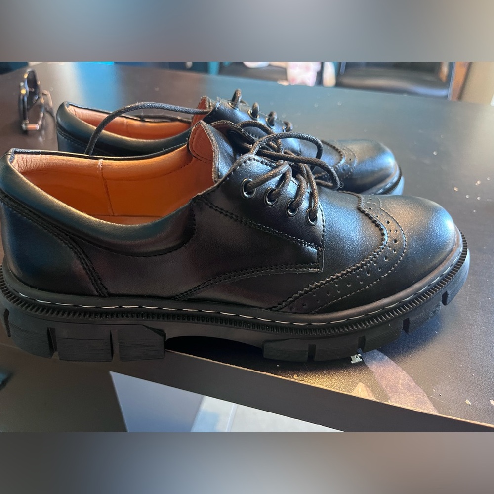 Black Leather Women's Dress Shoes size 8